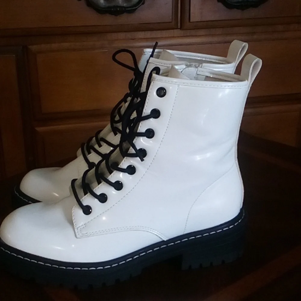 Ichigo Ladies Boots Size 8.5